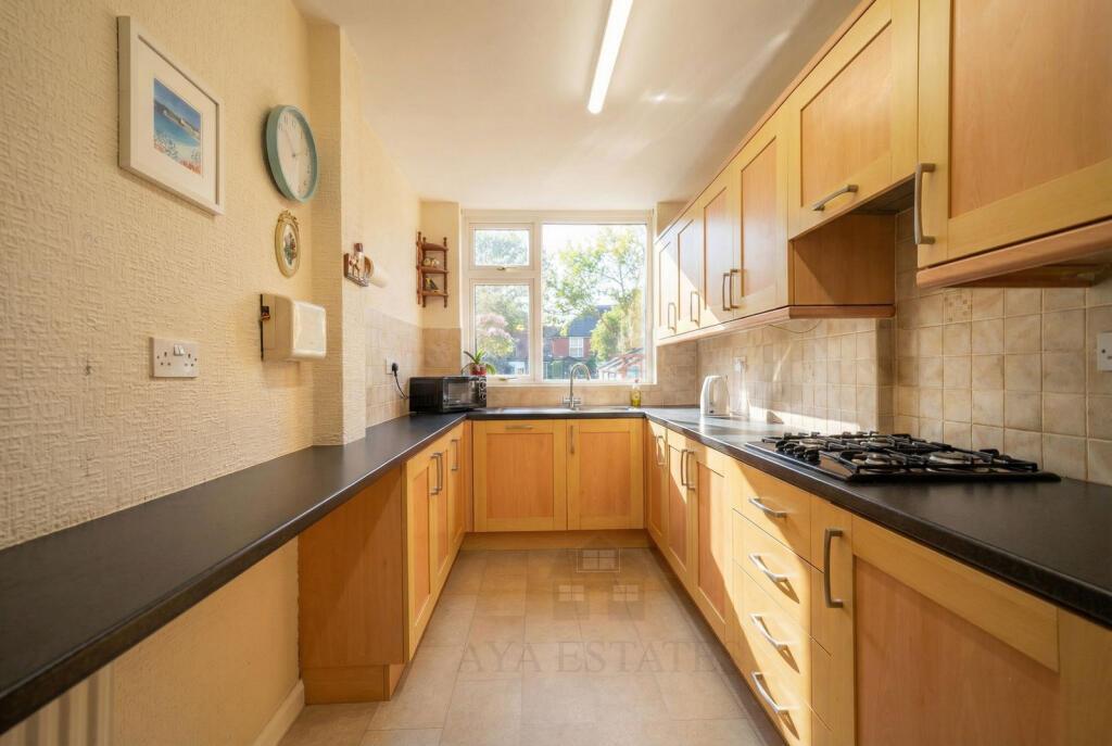 House in Solihull, Shirley - View 3
