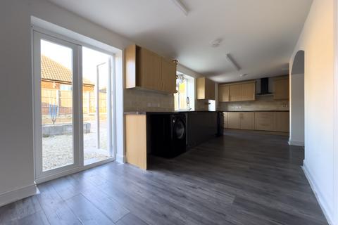 4 bedroom semi-detached house to rent, Marlborough Road, Gloucester, GL4