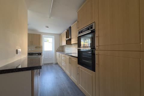 4 bedroom semi-detached house to rent, Marlborough Road, Gloucester, GL4