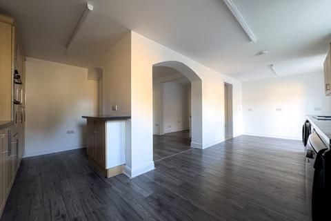 4 bedroom semi-detached house to rent, Marlborough Road, Gloucester, GL4