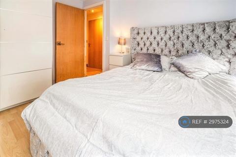 2 bedroom flat to rent, Woolton Street, Liverpool, L25