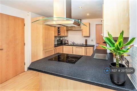 2 bedroom flat to rent, Woolton Street, Liverpool, L25