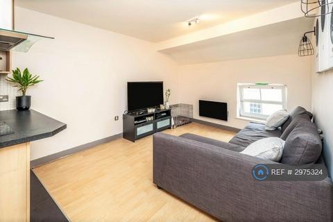 2 bedroom flat to rent, Woolton Street, Liverpool, L25
