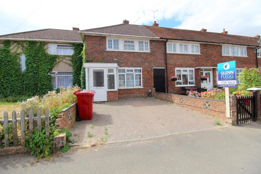 Detached house exterior, driveway