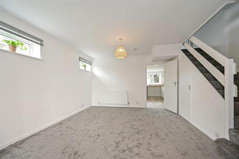 3 bedroom terraced house to rent, Ford Road., Arundel