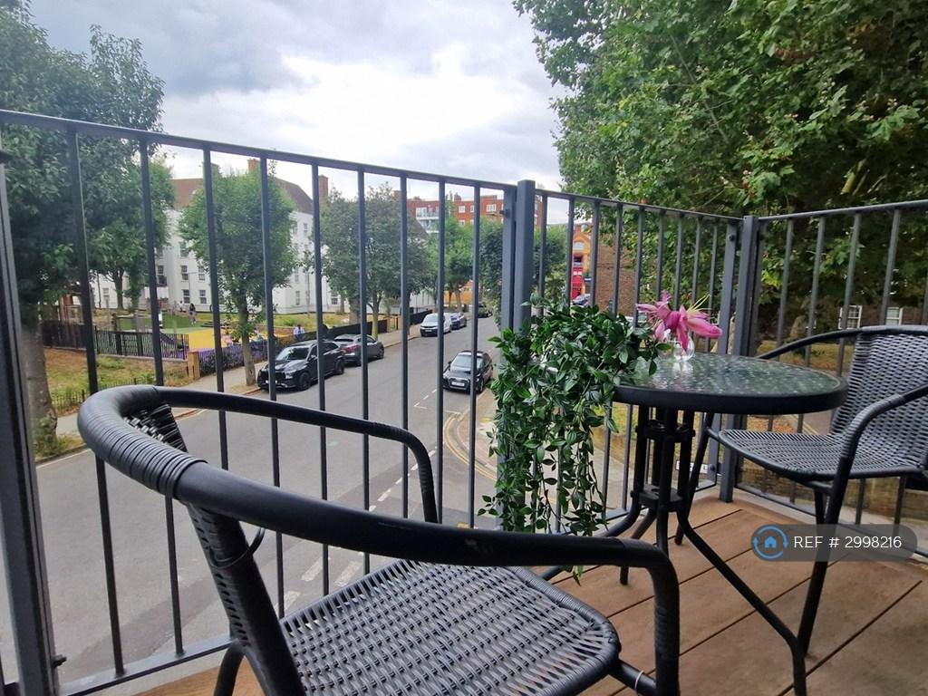 Apartment in London - View 3