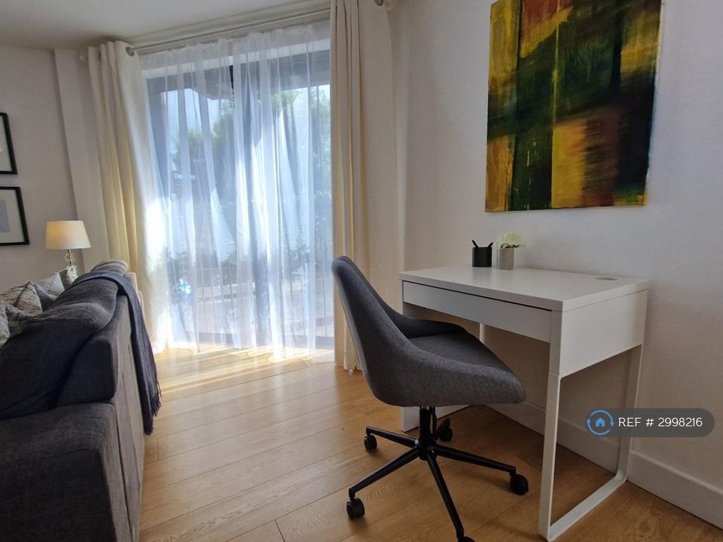 Apartment in London - View 5