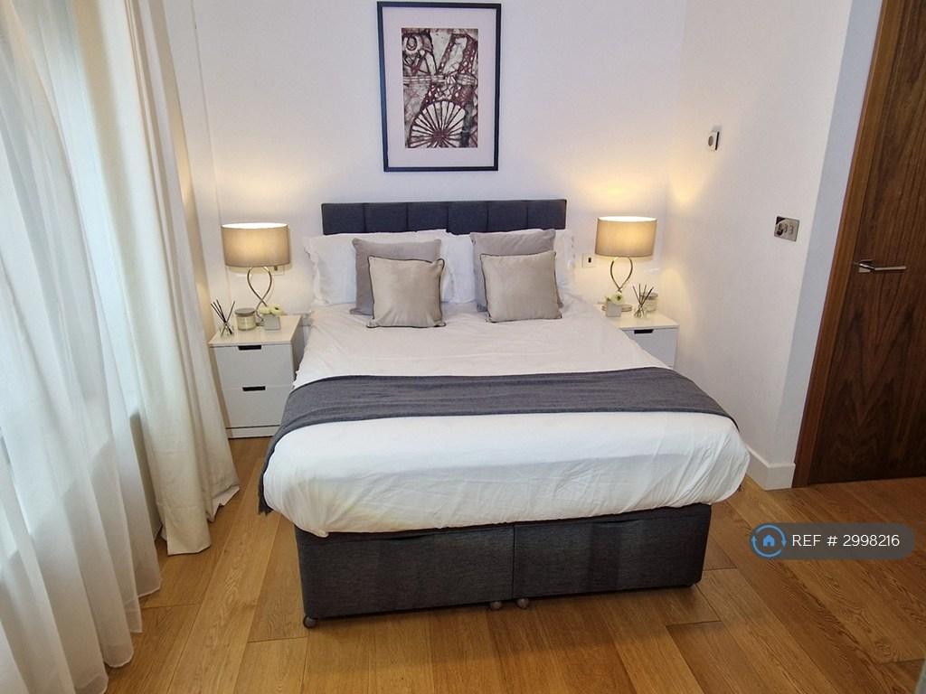 Apartment in London - More