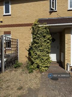 2 bedroom maisonette to rent, Gardner Place, Feltham, TW14