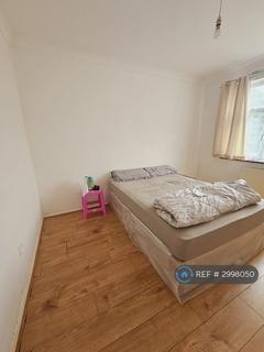 1 bedroom in a house share to rent, May Terrace, Ilford, IG1