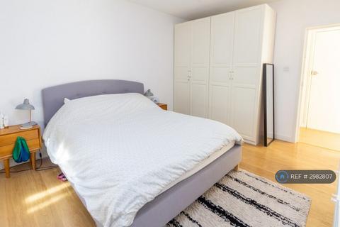 2 bedroom flat to rent, Royal Archer, London, SE14