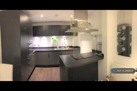 2 bedroom flat to rent, Lucienne Court, London, E14