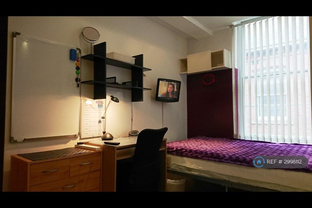 Apartment in Nottingham, Lace Market, St Ann's - View 3