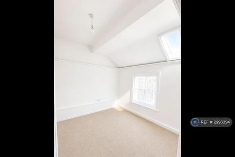 2 bedroom flat to rent, Lincoln Road, Market Rasen, LN8