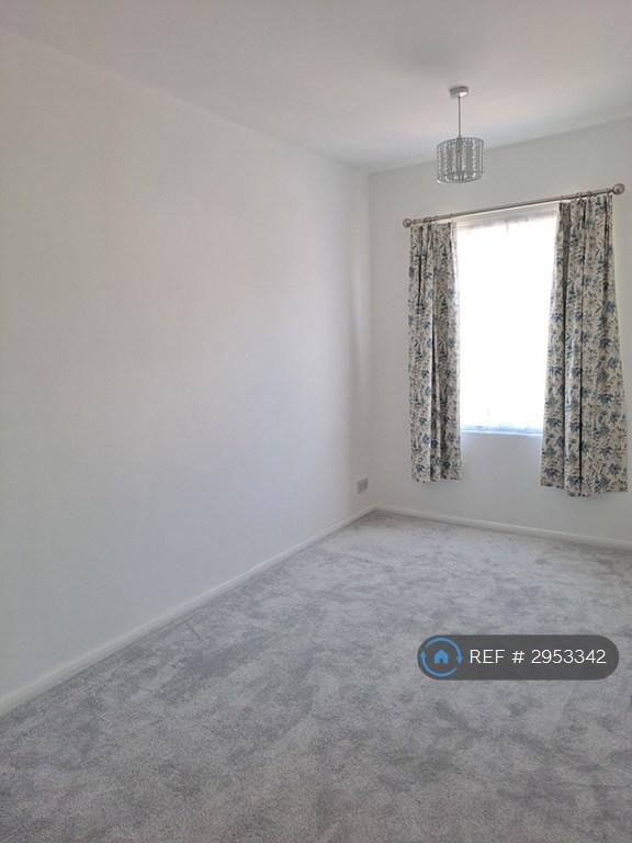 House in Croydon - View 4