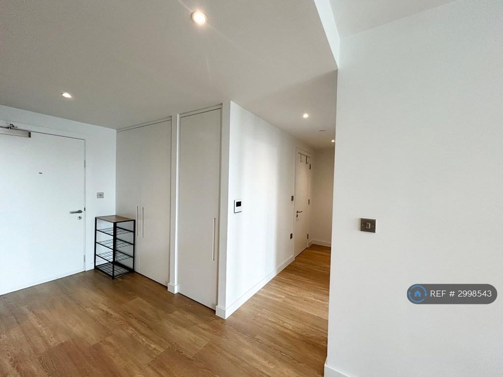 Apartment in Manchester, City Centre - View 3