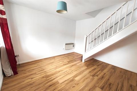 2 bedroom terraced house to rent, Thirlmere Close, Kettering NN16