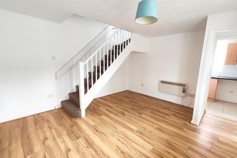 2 bedroom terraced house to rent, Thirlmere Close, Kettering NN16