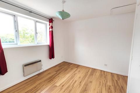 2 bedroom terraced house to rent, Thirlmere Close, Kettering NN16