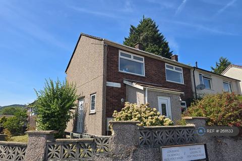 3 bedroom end of terrace house to rent, Burns Lane, Cwmbran, NP44
