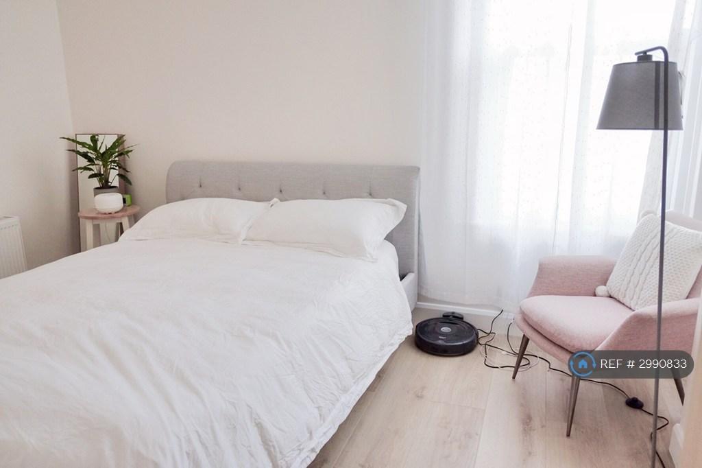 Apartment in London, Collier's Wood - View 2