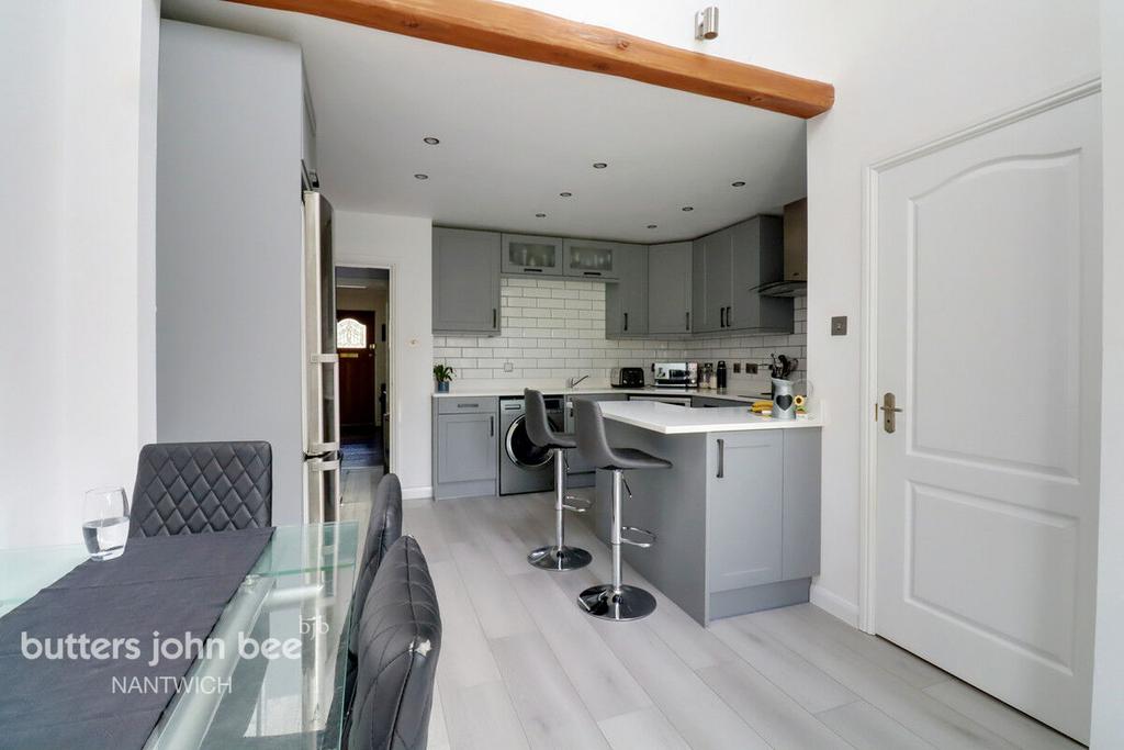 House in Stapeley, Cronkinson Farm - More