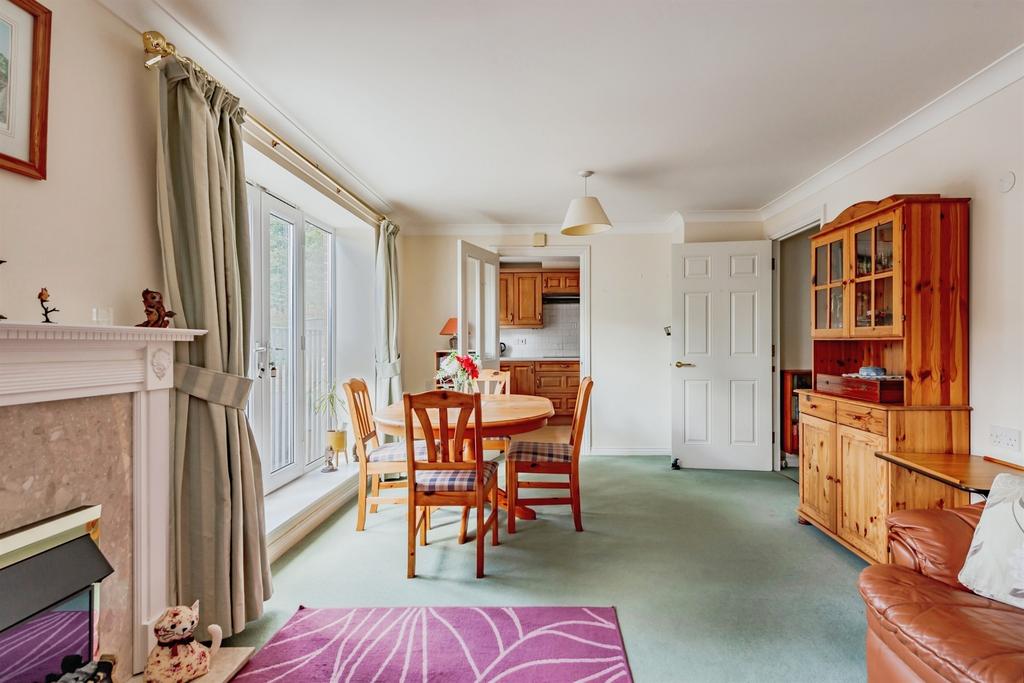 House in Redhill - View 4