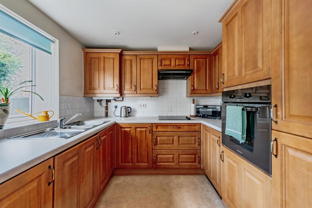House in Redhill - View 5