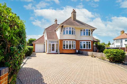 3 bedroom semi-detached house for sale, Kiln Road, Benfleet, SS7