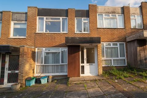 31 Deepfield Way, Coulsdon, Surrey, CR5 2SZ