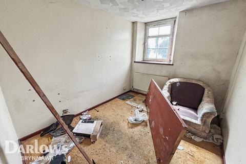 1 bedroom flat for sale, High Street, Abertillery