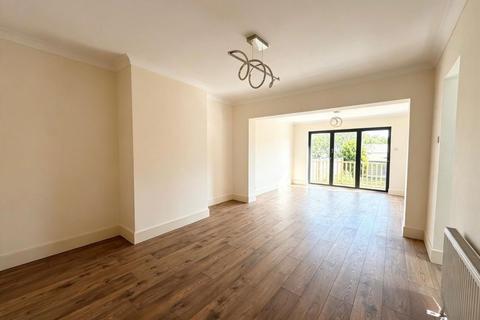 3 bedroom bungalow to rent, Church Road, Harold Wood, Romford