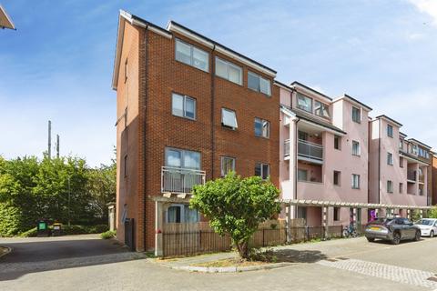 2 bedroom ground floor flat for sale, Drummond Grove, Willesborough, Ashford