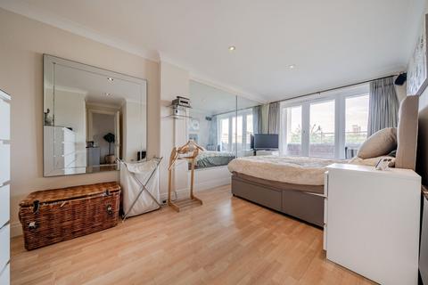 2 bedroom flat for sale, Odessa Street, New Caledonian Wharf, SE16