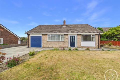 3 bedroom detached bungalow for sale, Templegate Avenue, Leeds
