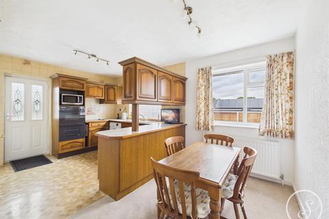 3 bedroom detached bungalow for sale, Templegate Avenue, Leeds