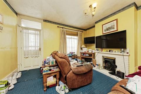 2 bedroom end of terrace house for sale, Grange Road, Ramsgate, Kent, CT11