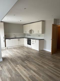 2 bedroom flat to rent, Moulsham Street, Flat 5, Chelmsford CM2