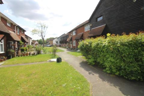 3 bedroom terraced house to rent, Sheppard Drive, Chelmsford CM2
