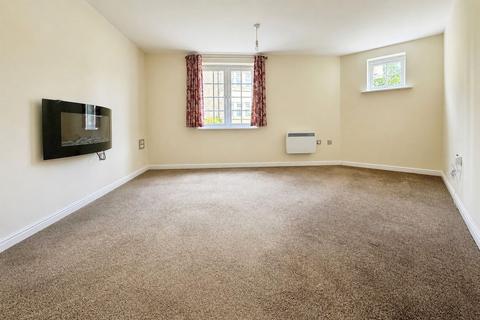 2 bedroom ground floor flat for sale, The Hawthorns, Flitwick, MK45