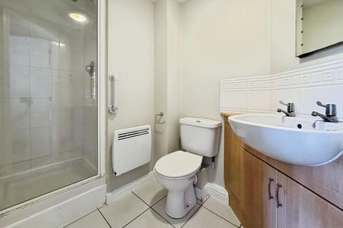 2 bedroom ground floor flat for sale, The Hawthorns, Flitwick, MK45