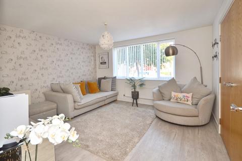 2 bedroom flat for sale, Ridgemount Gardens, Whitchurch