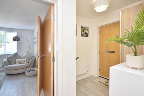 2 bedroom flat for sale, Ridgemount Gardens, Whitchurch