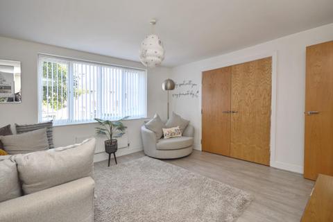 2 bedroom flat for sale, Ridgemount Gardens, Whitchurch