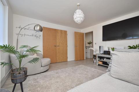 2 bedroom flat for sale, Ridgemount Gardens, Whitchurch
