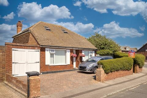 3 bedroom bungalow for sale, Greenhill Gardens, Minster, CT12