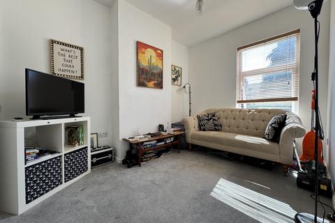 2 bedroom flat to rent, Houghton Road, GRANTHAM