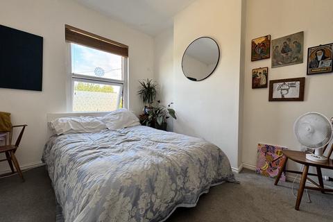 2 bedroom flat to rent, Houghton Road, GRANTHAM
