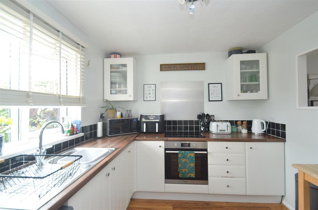 House in Wootton Bridge - View 4