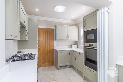 2 bedroom semi-detached bungalow for sale, Claremont Drive, Basildon SS16